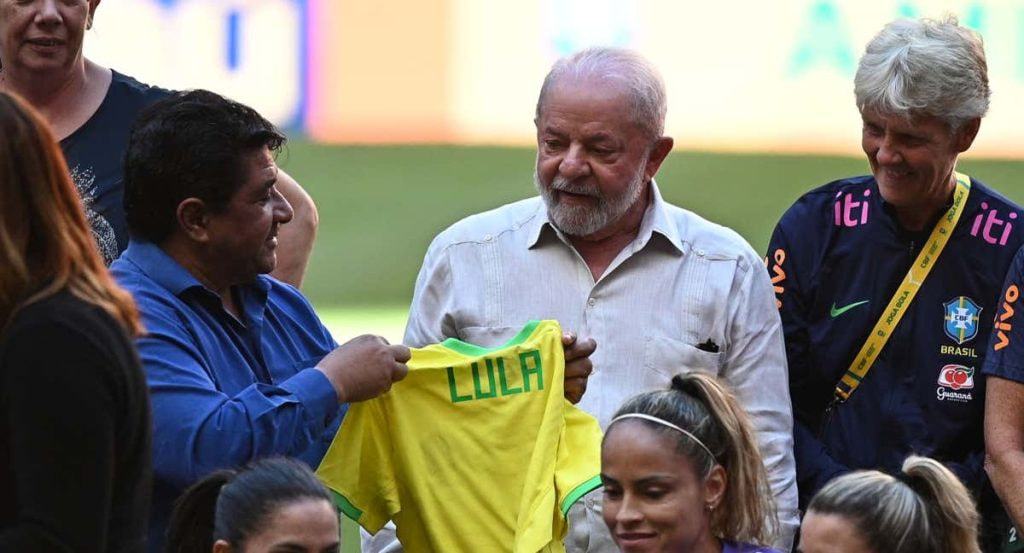Lula da Silva desea suerte a las jugadoras brasileñas antes del Mundial de Australia y Nueva Zelanda.