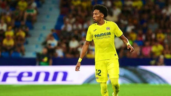 Mojica, en un partido con el Villarreal.
