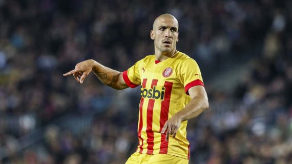 Oriol Romeu durante un partido con el Girona en el Camp Nou.