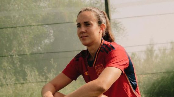 Rocío Gálvez, jugadora de la Selección española de fútbol femenino, posa antes del Mundial.