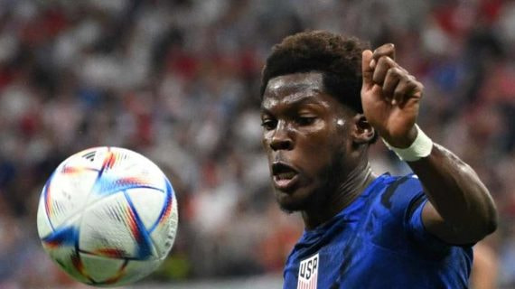 Yunus Musah en un partido con EEUU.