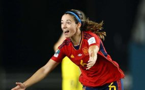 Aitana Bonmatí en la celebración del segundo gol de España ante Suecia en las semifinales del Mundial 2023 .