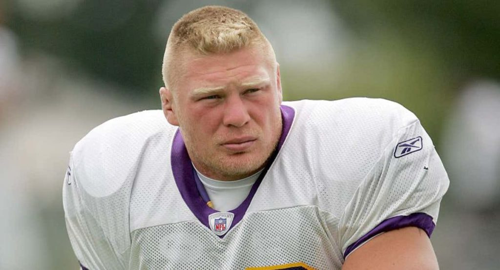 Brock Lesnar durante un entrenamiento con los Vikings.