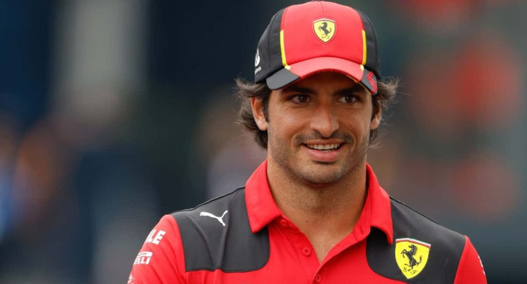Carlos Sainz, sonriente, durante el fin de semana del GP de Países Bajos de F1.