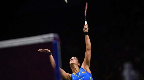 Carolina Marín realiza un golpe en el Campeonato Mundial de Bádminton celebrado en Nankín (China).