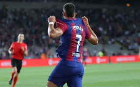 Ferran Torres celebrando el 2 a 0 ante el Cádiz.