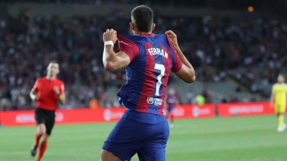 Ferran Torres celebrando el 2 a 0 ante el Cádiz.