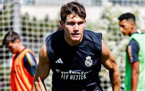 Fran García entrenando durante la pretemporada del Real Madrid.
