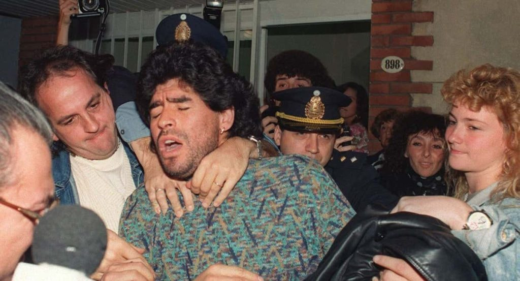 El misterio de los 100 millones de Maradona: nadie sabe dónde está el dinero ni si la cifra es real