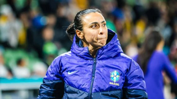 Marta Vieira contiene las lágrimas en su último partido.