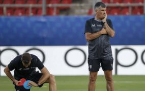 Mendilibar, durante el entrenamiento previo a la final de la Supercopa de Europa.
