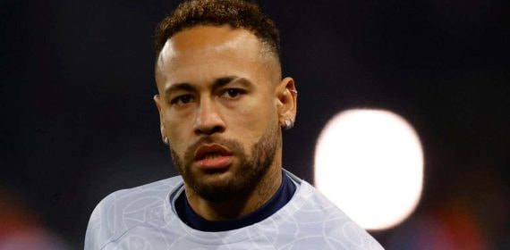 Neymar con la camiseta del PSG.