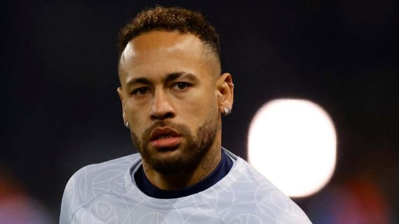 Neymar con la camiseta del PSG.