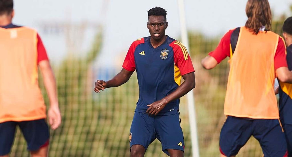 Samu Omorodion con la Sub-19.