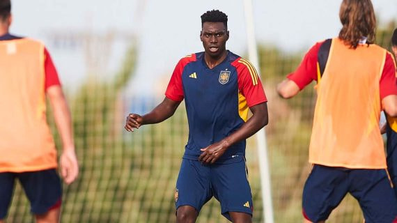 Samu Omorodion con la Sub-19.