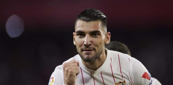 Rafa Mir tras un gol.