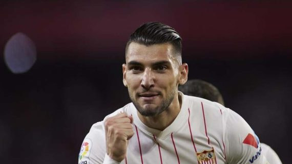 Rafa Mir tras un gol.