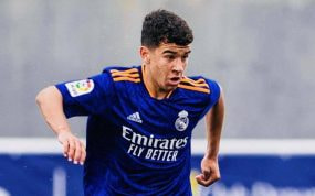 Manu Romero jugando con el Real Madrid.