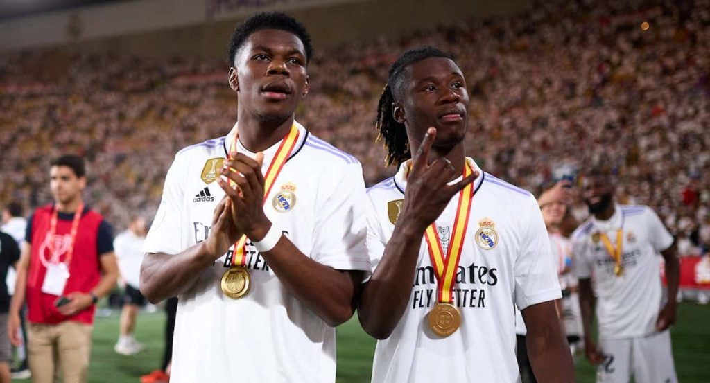 Tchouameni y Camavinga celebran la Copa del Rey.