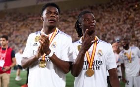 Tchouameni y Camavinga celebran la Copa del Rey.