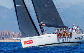 El Aifos navega en aguas de Palma.