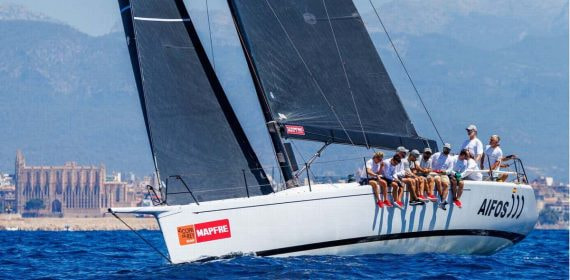 El Aifos navega en aguas de Palma.