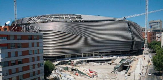 El estadio Santiago Bernabéu, en obras.