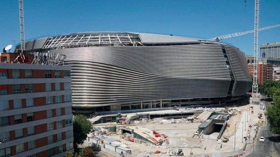 El estadio Santiago Bernabéu, en obras.