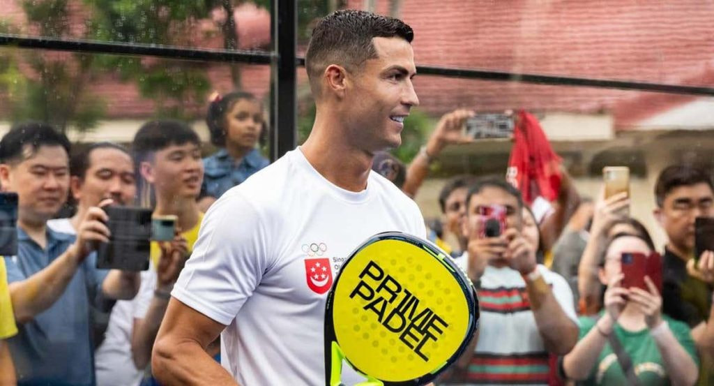 Cristiano Ronaldo durante un partido de pádel.