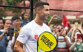 Cristiano Ronaldo durante un partido de pádel.