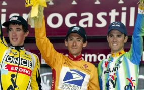 Isidro Nozal, Roberto Heras y Alejandro Valverde, en el podio de la Vuelta de 2003.