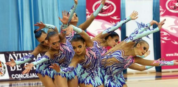 Gimnastas en uno de los Mundiales.