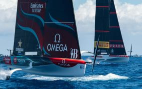 El Emirates New Zealand navega con su AC40.