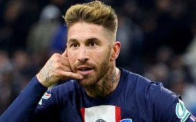 Sergio Ramos celebra un gol con el PSG.
