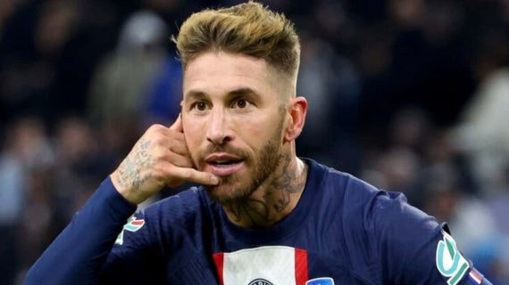 Sergio Ramos celebra un gol con el PSG.
