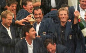El equipo europeo celebrando su victoria.