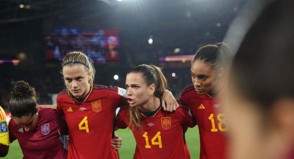 Las jugadoras de la selección antes de su final del Mundial contra Inglaterra.