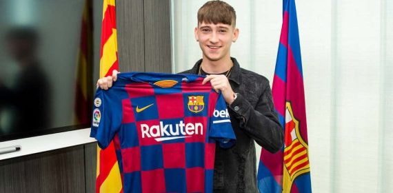 Louie Barry, en su presentación con el Barcelona.