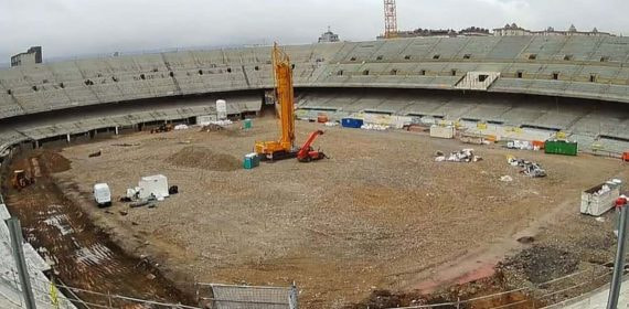 Así luce el Camp Nou con la demolición del tercer anillo.
