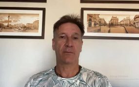 Alfonso Pérez pronuncia su comunicado.
