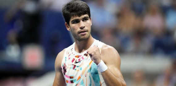 Carlos Alcaraz celebra un punto durante el US Open.
