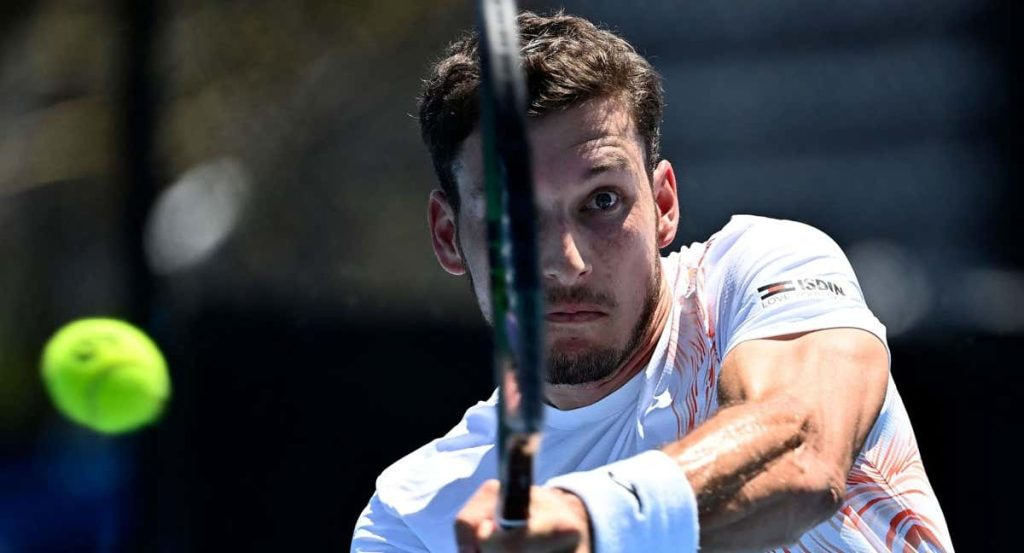 Pablo Carreño golpea un revés durante el último Open de Australia.