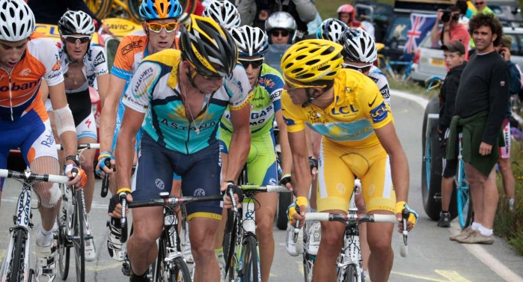 Conversación de Alberto Contador y Lance Amstrong durante el Tour 2009.