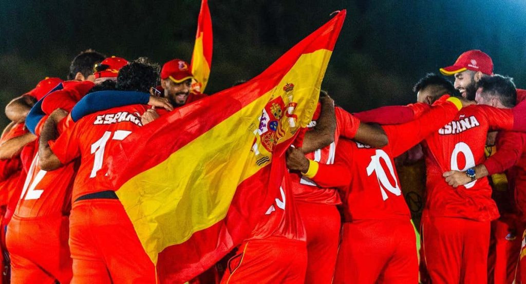 La selección española celebra su medalla de plata en el Europeo.