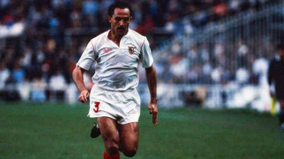 Luis de la Fuente, jugando un partido con el Sevilla.