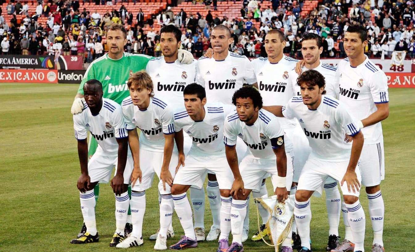 Foto de equipo del Real Madrid antes de un partido
