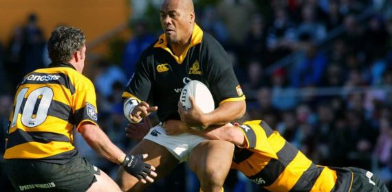 Jonah Lomu en un partido de Rugby.