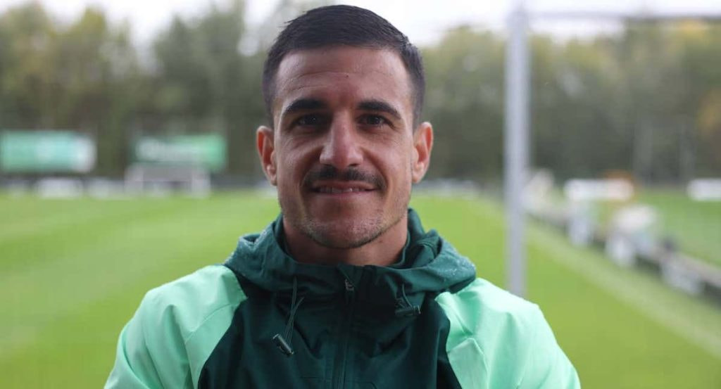 José Matos posa para Relevo en la ciudad deportiva del Burgos.
