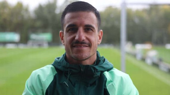 José Matos posa para Relevo en la ciudad deportiva del Burgos.