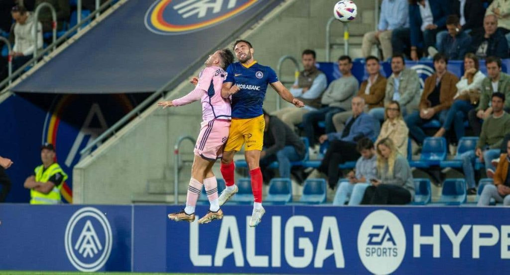 Un partido de la Liga Hypermotion.